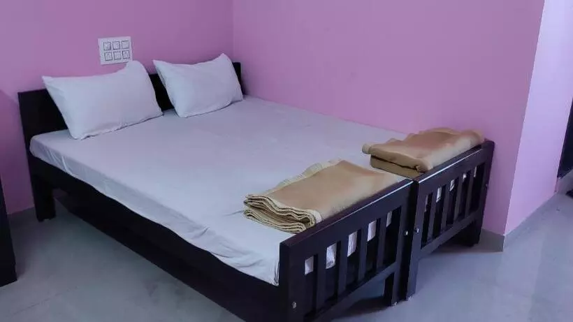 ホテル Staymaker Madhu Residency