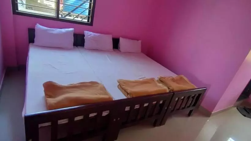 ホテル Staymaker Madhu Residency