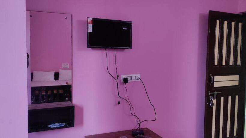 Hotel Staymaker Madhu Residency