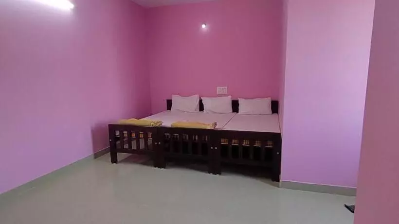 ホテル Staymaker Madhu Residency