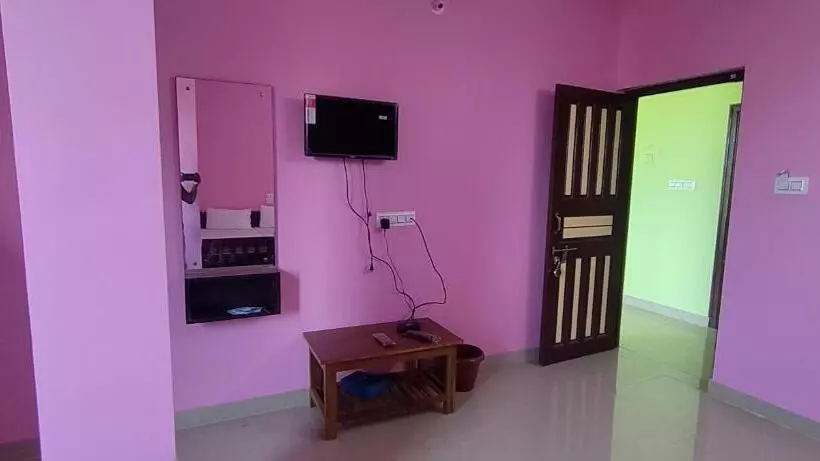 ホテル Staymaker Madhu Residency