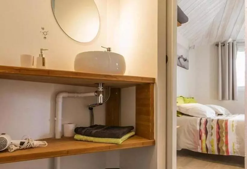 ペンション Guestroom Port Saint Père, 1 Pièce, 2 Personnes   Fr 1 306 1237