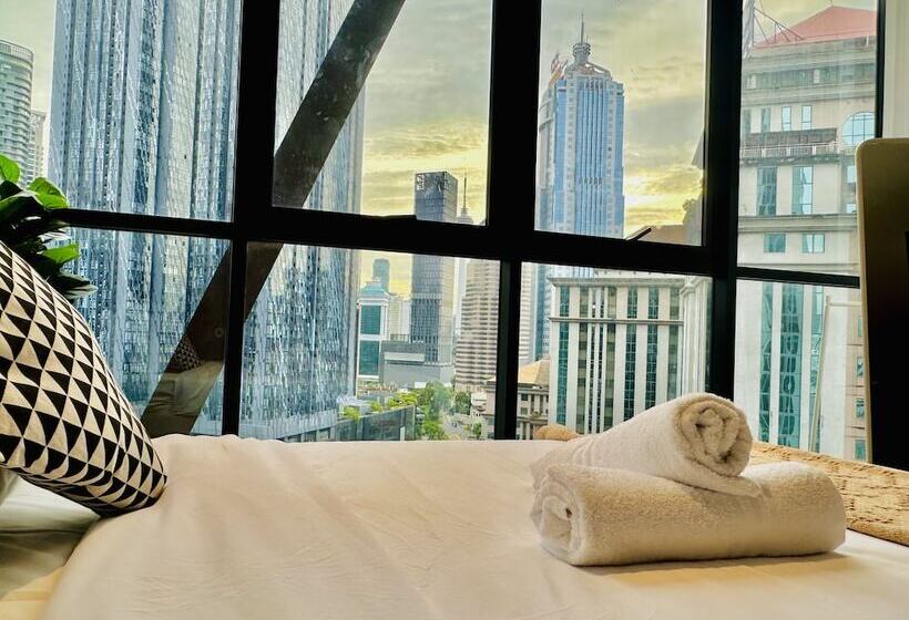 Scarletz Suites Klcc By M Suites
