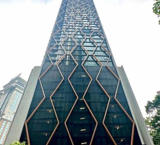 Scarletz Suites Klcc By M Suites