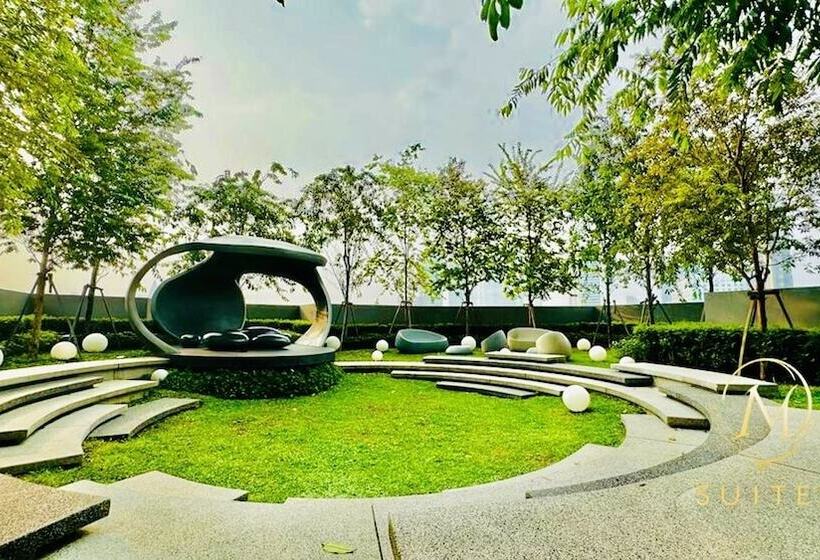 Scarletz Suites Klcc By M Suites