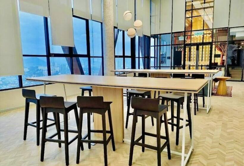 Scarletz Suites Klcc By M Suites