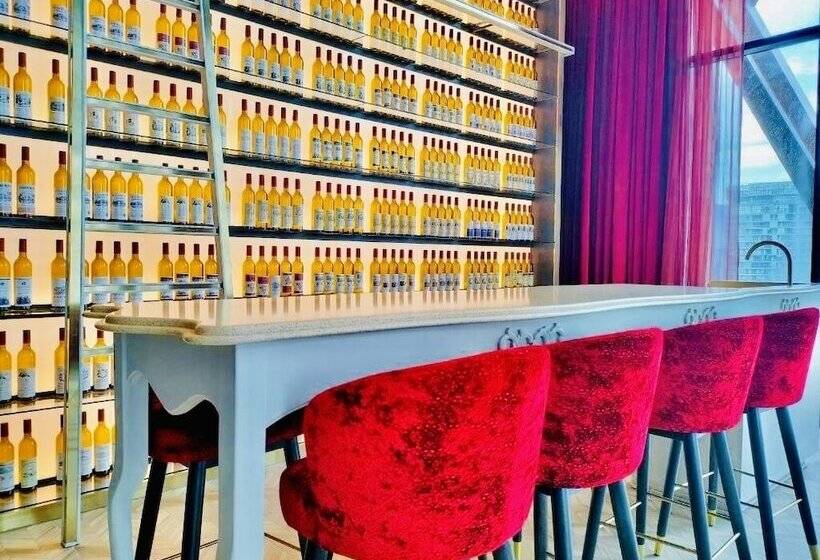 Scarletz Suites Klcc By M Suites