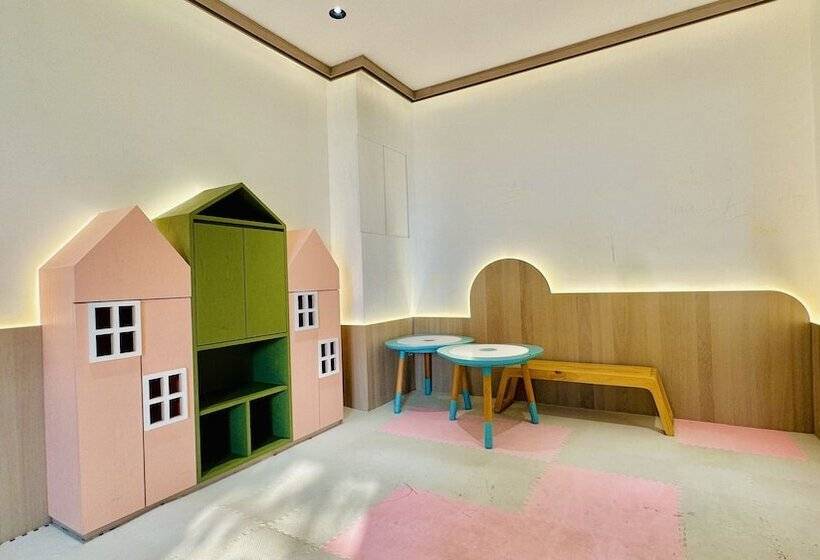 Scarletz Suites Klcc By M Suites