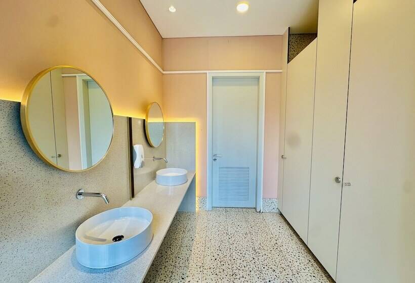 Scarletz Suites Klcc By M Suites