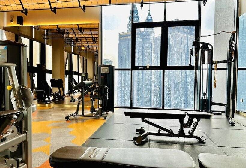 Scarletz Suites Klcc By M Suites