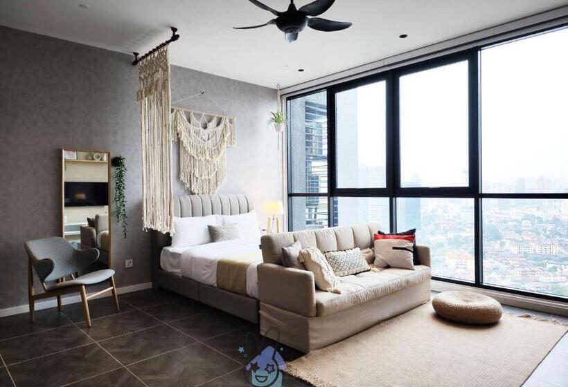 Scarletz Suites Klcc By M Suites
