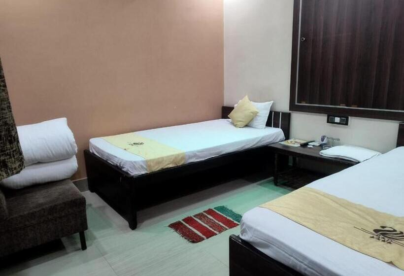 Hotel Shakuntla Palace