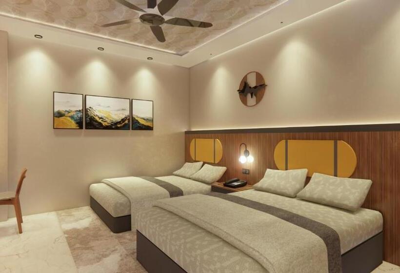 Hotel Shakuntla Palace