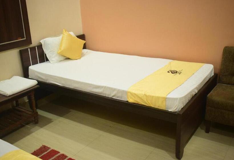 Hotel Shakuntla Palace