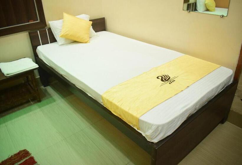 Hotel Shakuntla Palace