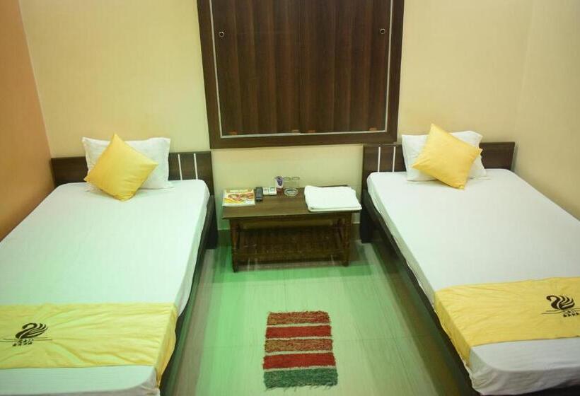 Hotel Shakuntla Palace