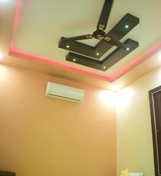 Hotel Shakuntla Palace