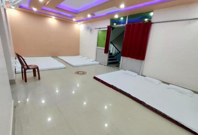 Hotel Shakuntla Palace