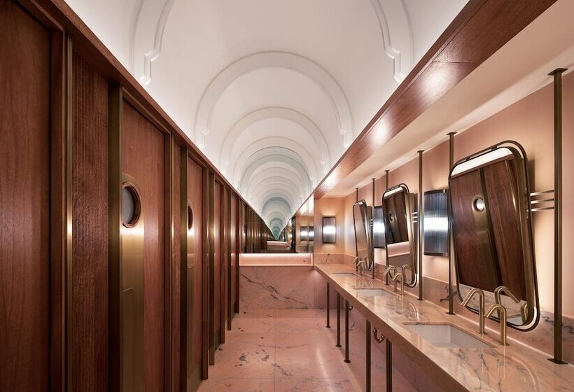 Honeyrose Hotel, Montreal, A Tribute Portfolio