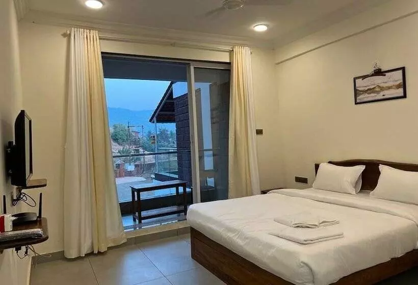 Hotelli Coastal Bay Beach Resort