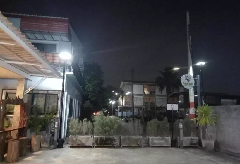 ユースホステル ไลอ้อน โฮเทล