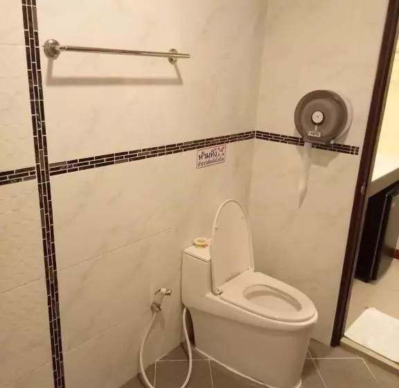 ユースホステル ไลอ้อน โฮเทล