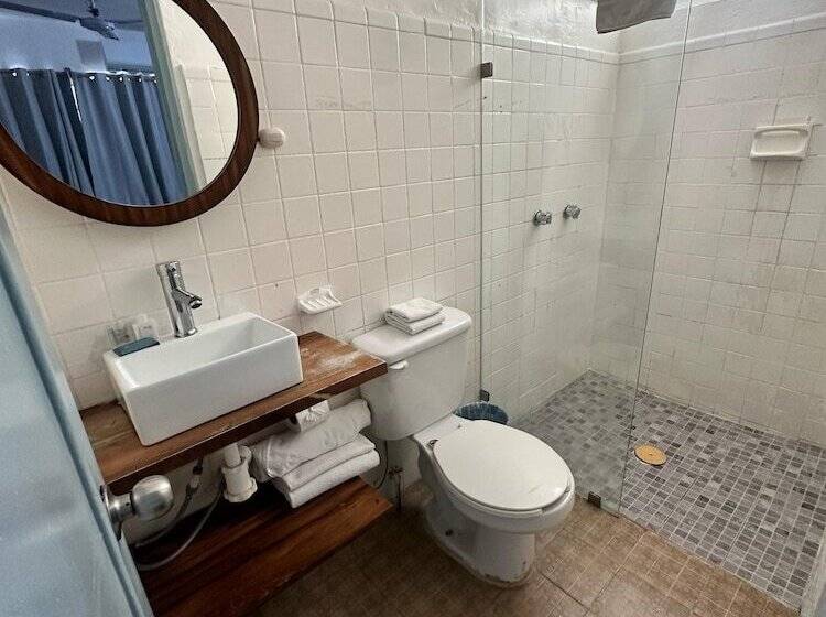 Creta Hotel & Suites