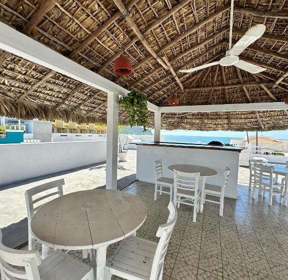 Creta Hotel & Suites