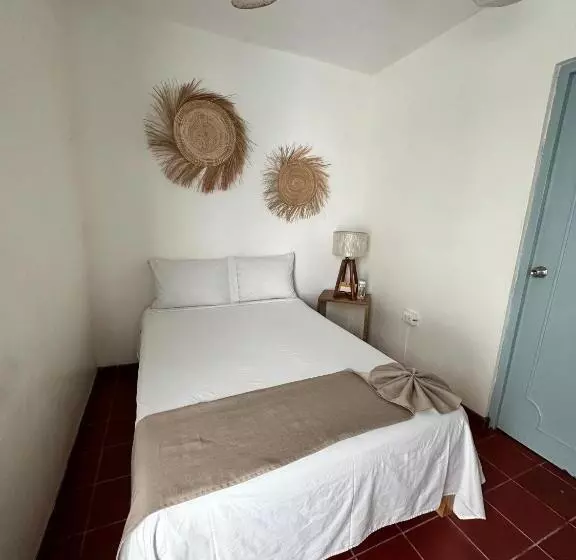 Creta Hotel & Suites