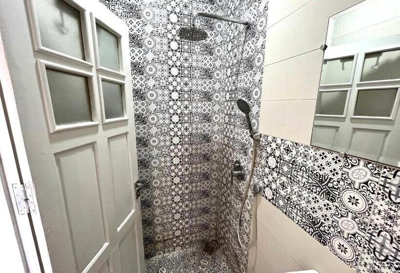 فندق Big Blue Guest House