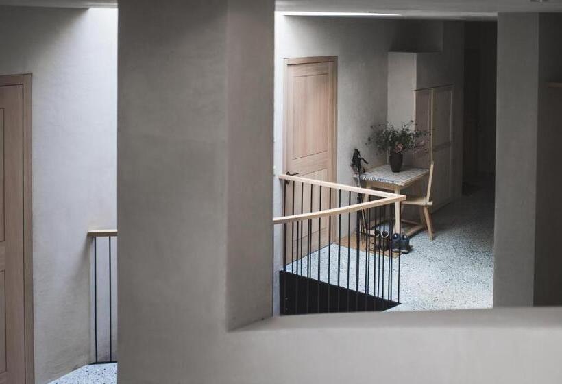 Отель Einäugl Briol