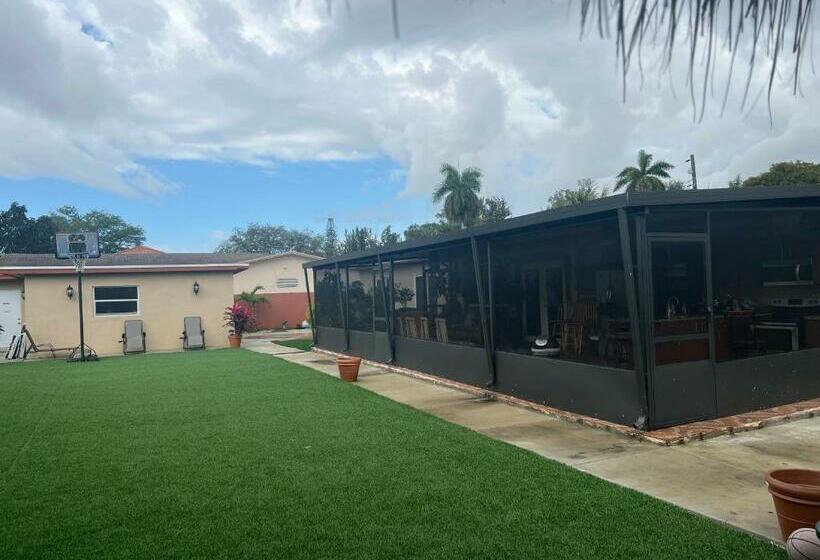 פנסיון Paradise Oasis1