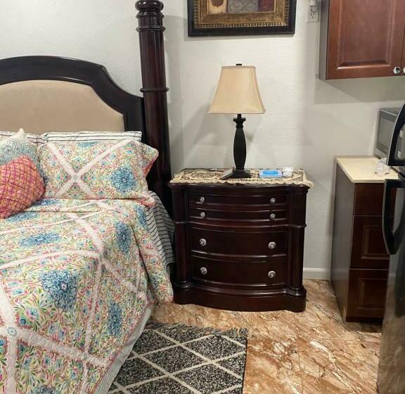 פנסיון Paradise Oasis1