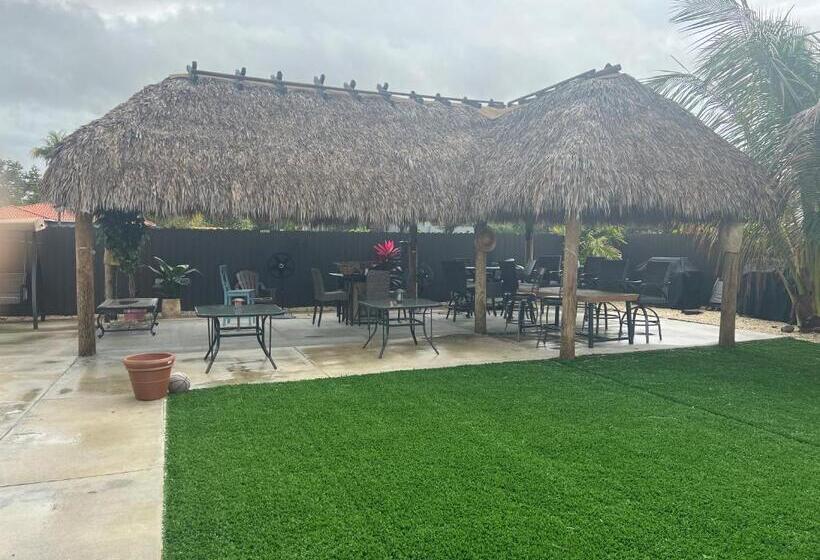 פנסיון Paradise Oasis1