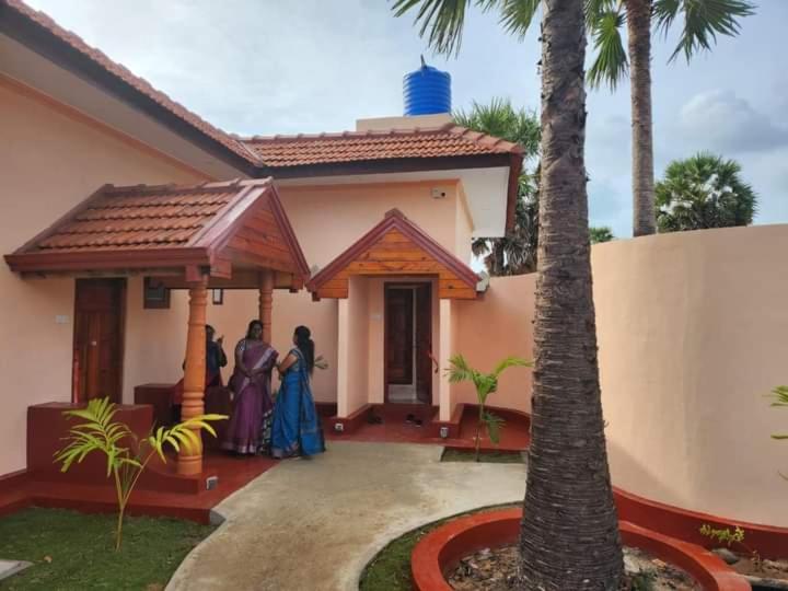 استراحتگاه Neithal Beach City