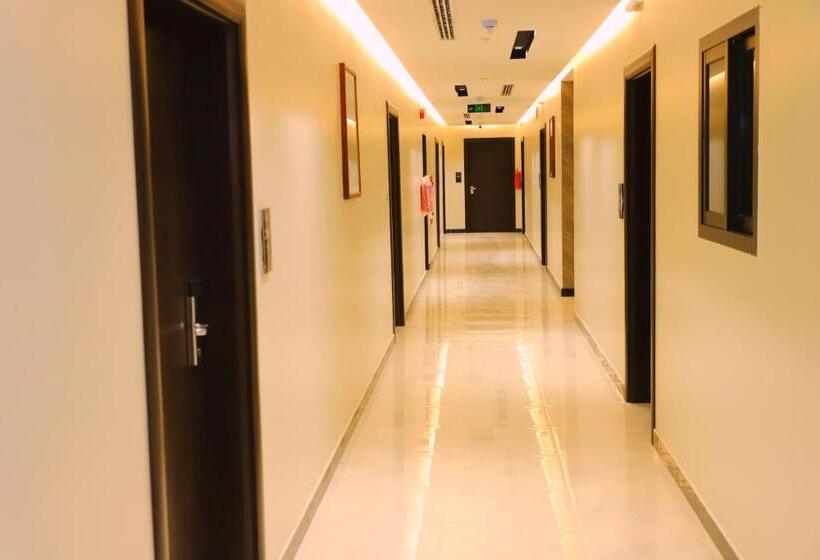 فندق الأفنيوز بالرس