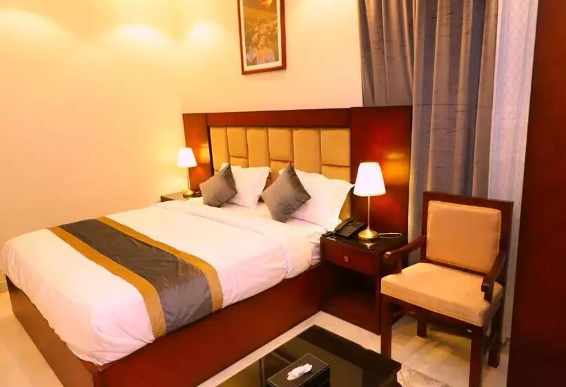 فندق الأفنيوز بالرس