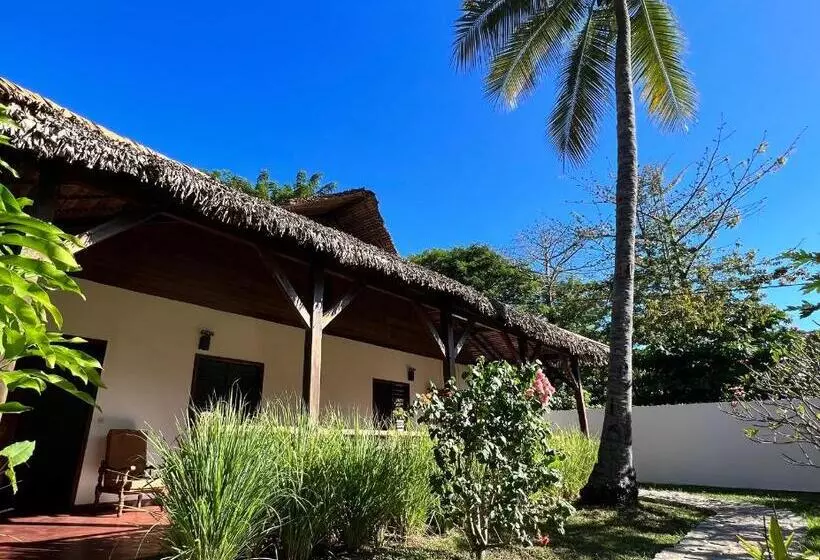 هتل Natshi Lodge