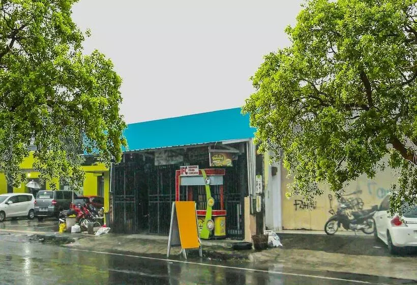 ホテル Spot On 92219 Pondok Karisma Syariah
