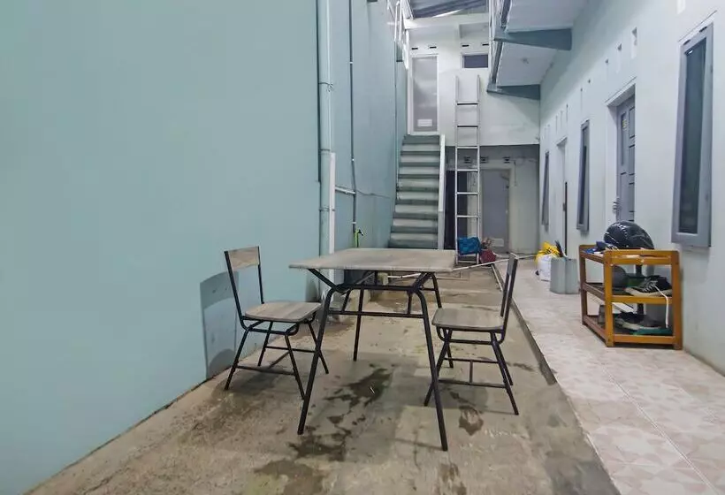 ホテル Spot On 92219 Pondok Karisma Syariah