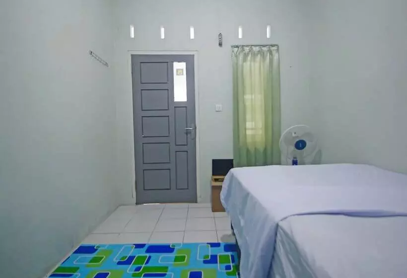 ホテル Spot On 92219 Pondok Karisma Syariah