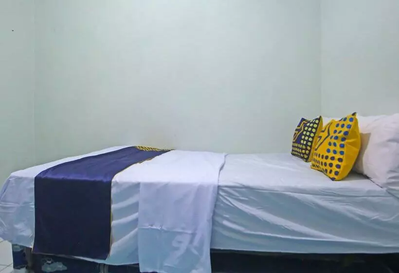 ホテル Spot On 92219 Pondok Karisma Syariah