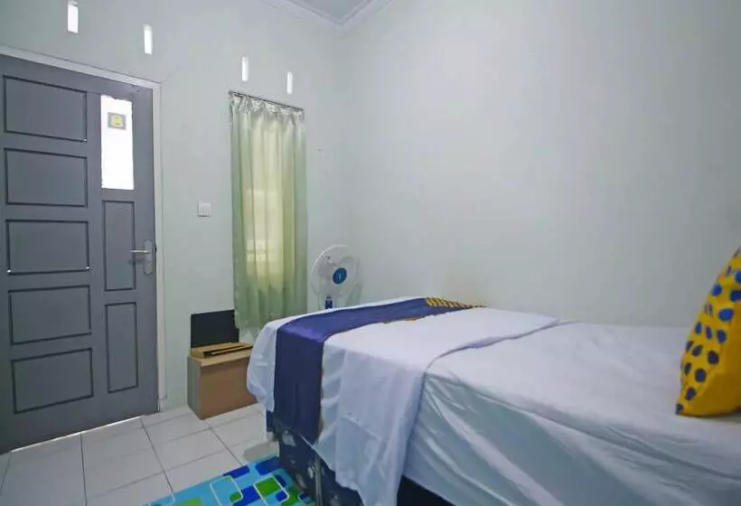 ホテル Spot On 92219 Pondok Karisma Syariah