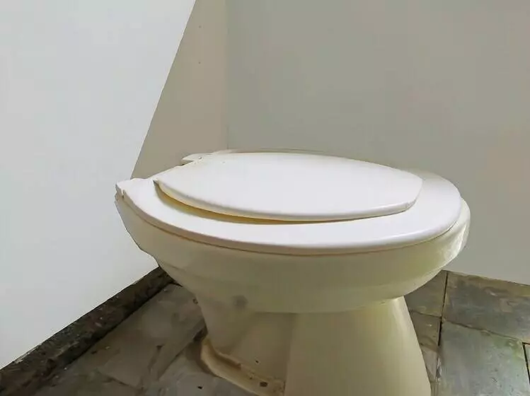 ホテル Spot On 92419 Rejeng Homestay