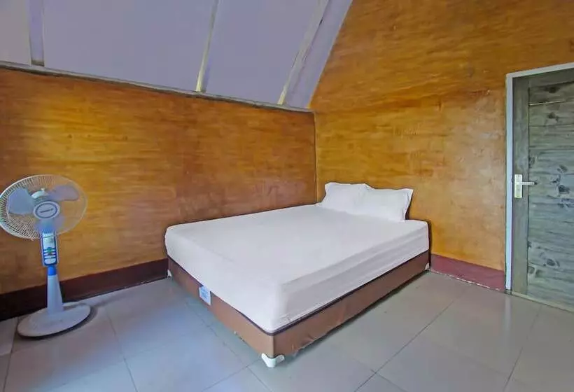 ホテル Spot On 92419 Rejeng Homestay