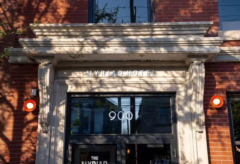 هتل The Myriad