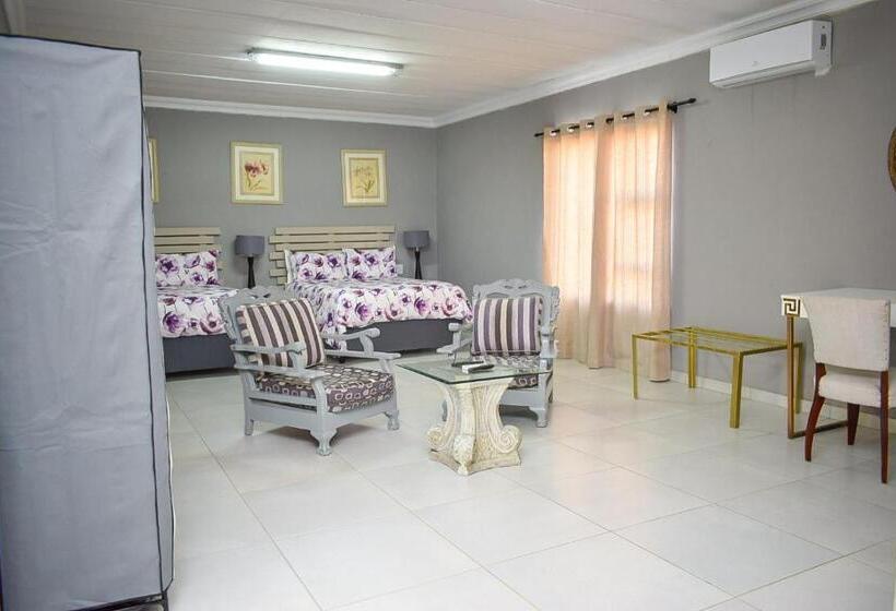 פנסיון Protea Guesthouse