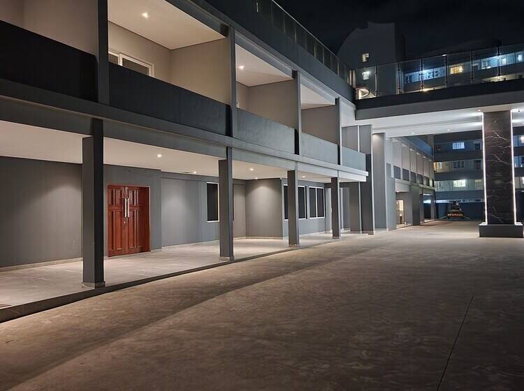 12 Oceans Hotel And Conference Centre