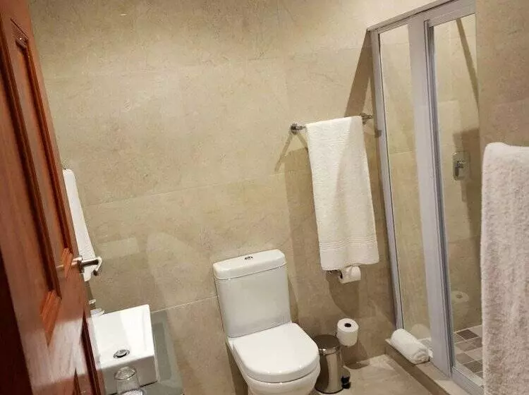 12 Oceans Hotel And Conference Centre