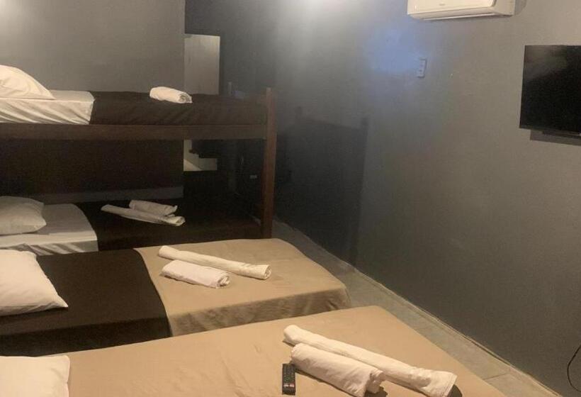 הוסטל Pousada Portobello